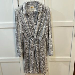 Snakeskin Gray and White Shirt Dress with Waist Cinch Tie